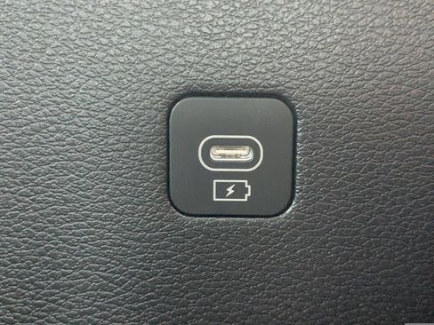 Used 2024 Kia Telluride EX w/ EX Captain's Chair Package FWD image 18
