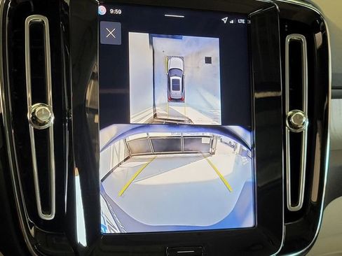 New 2026 Volvo XC40 B5 Ultra image 16