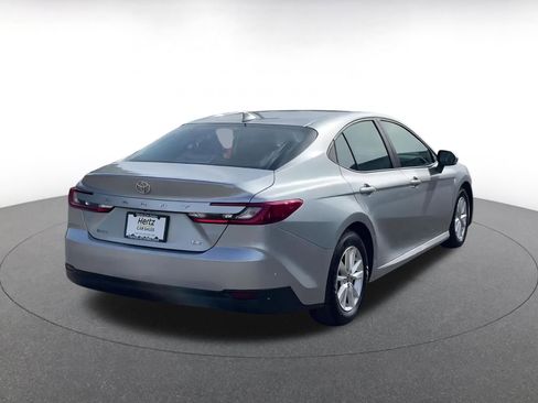 Used 2025 Toyota Camry LE image 12