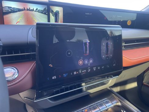 Used 2024 Lincoln Nautilus Black Label image 16