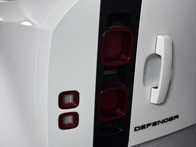 Used 2023 Land Rover Defender 110 S AWD/4WD image 11