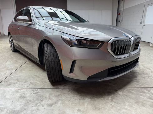 New 2026 BMW i5 eDrive40 AWD/4WD image 9