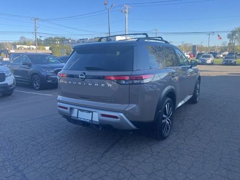 Used 2023 Nissan Pathfinder Platinum AWD/4WD image 15