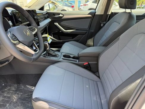 New 2026 Volkswagen Jetta SE FWD image 13