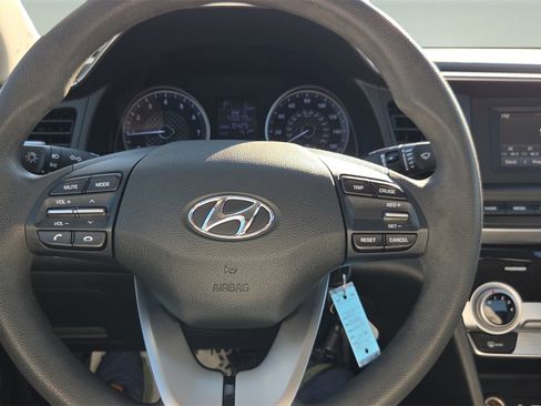 Used 2019 Hyundai Elantra SE w/ Cargo Package image 11