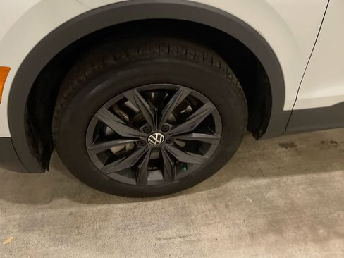 Used 2024 Volkswagen Tiguan SE image 10