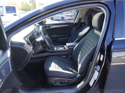 Used 2019 Ford Fusion SE image 21