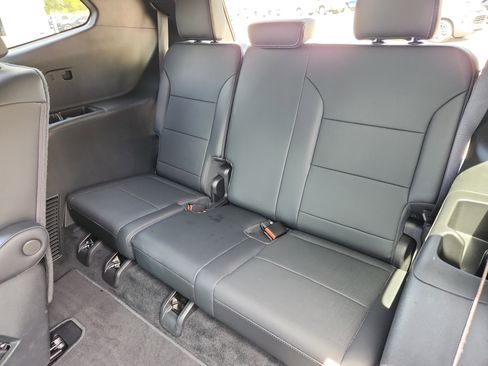Used 2025 Buick Enclave Preferred FWD image 39