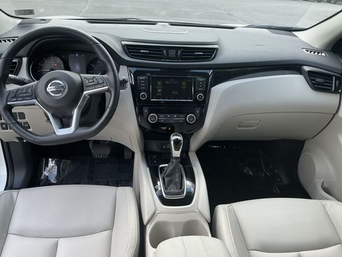 Used 2022 Nissan Rogue Sport SL w/ Premium Package AWD/4WD image 11