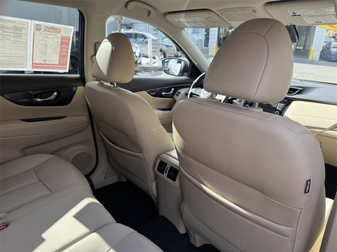 Used 2019 Nissan Rogue SL image 30