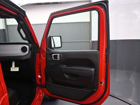 New 2025 Jeep Gladiator Sport image 36