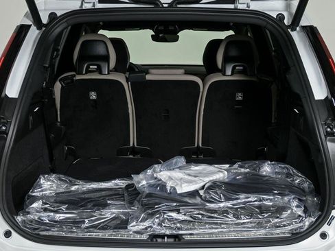 Used 2026 Volvo XC90 B6 Plus w/ Protection Package Premier AWD/4WD image 32