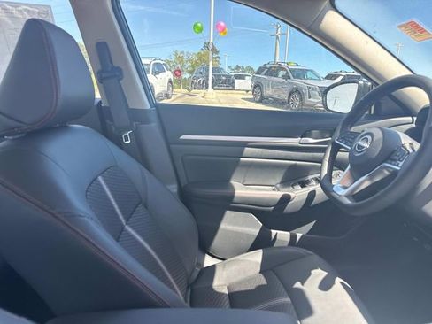 New 2026 Nissan Altima 2.5 SR image 13