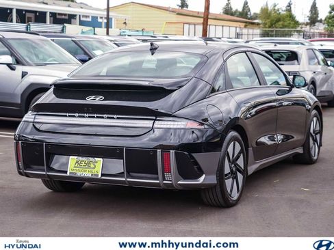 Used 2024 Hyundai Ioniq 6 SE RWD image 4