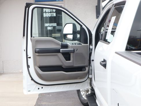 Used 2022 Ford F350 XLT w/ FX4 Off-Road Package image 15