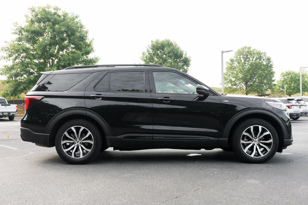 Used 2025 Ford Explorer ST-Line RWD image 10