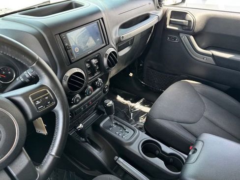 Used 2015 Jeep Wrangler Unlimited Sport w/ Quick Order Package 24S AWD/4WD image 15