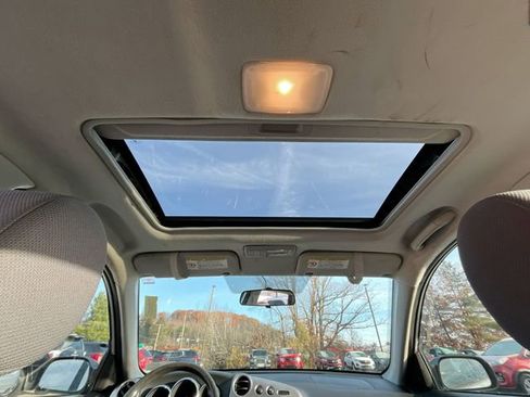 Used 2004 Pontiac Vibe w/ Moon And Tunes Value Package image 17