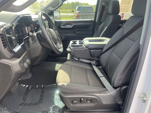 Used 2025 Chevrolet Silverado 1500 LT image 13