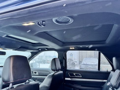 Used 2018 Ford Explorer Sport w/ Equipment Group 401A image 9