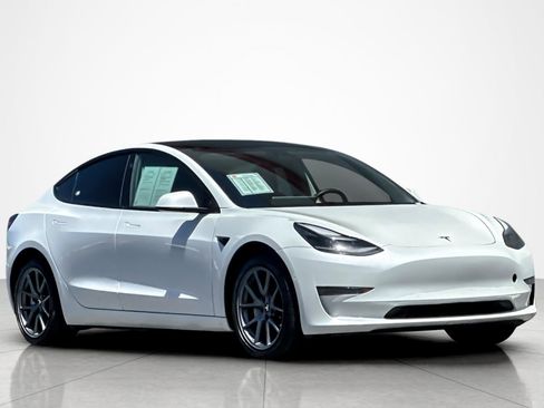 Used 2022 Tesla Model 3 Long Range AWD/4WD image 7