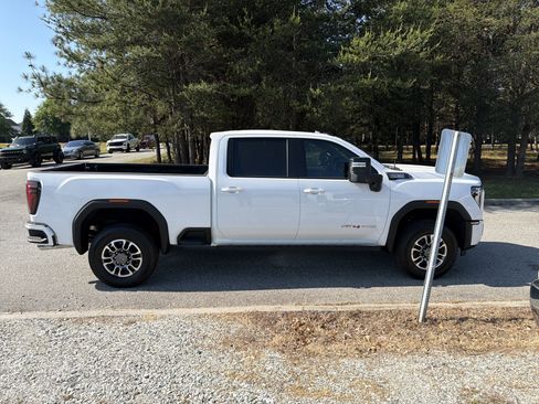 Certified 2025 GMC Sierra 2500 AT4 w/ AT4 Premium Plus Package AWD/4WD image 11