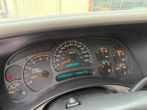 Used 2004 GMC Sierra 3500 SLT w/ Heavy-Duty Power Package image 3