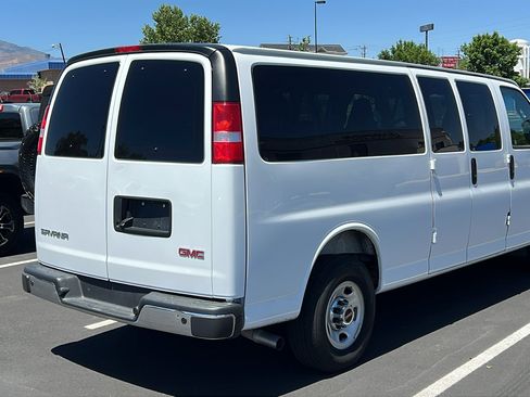 Used 2025 GMC Savana 3500 LT w/ LT Preferred Equipment Group RWD image 2
