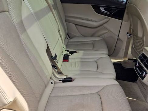Used 2017 Audi Q7 3.0T Premium Plus w/ Premium Plus Package image 49