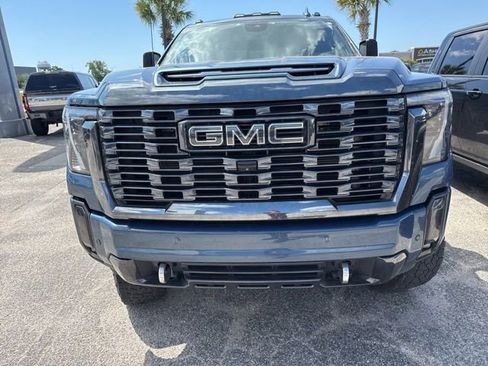 Used 2024 GMC Sierra 3500 Denali Ultimate AWD/4WD image 8