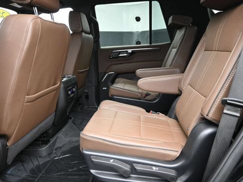 Used 2025 Chevrolet Tahoe High Country w/ Sun And Tow Package AWD/4WD image 14
