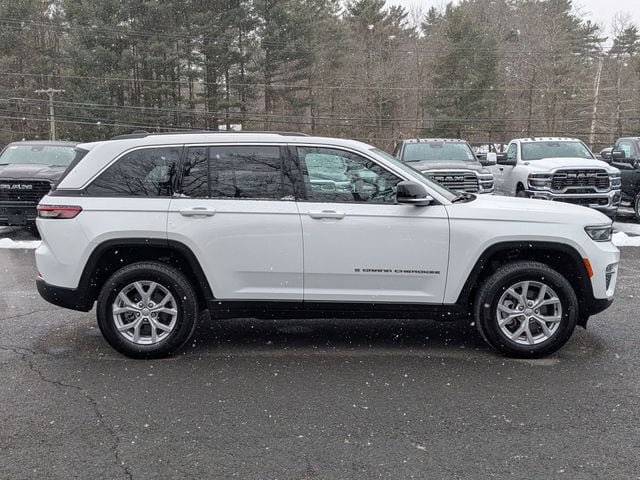 Used 2023 Jeep Grand Cherokee Limited AWD/4WD image 4