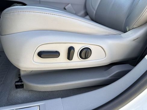 Used 2022 GMC Acadia SLT w/ Technology Package image 20