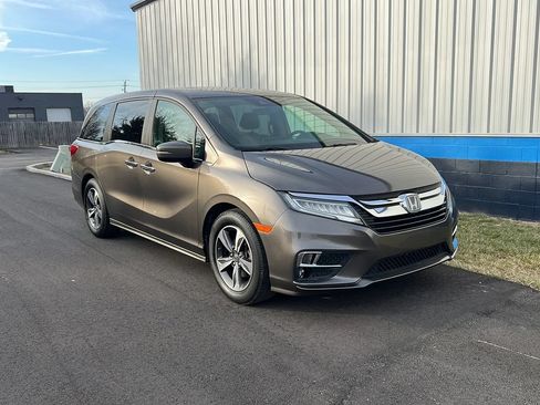 Used 2018 Honda Odyssey Touring image 3