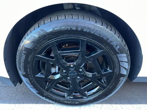 Used 2025 Kia Carnival SX Prestige image 17