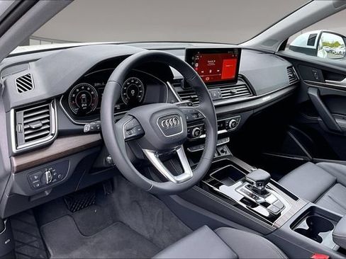 Used 2025 Audi Q5 2.0T Premium Plus w/ Premium Plus Package AWD/4WD image 17