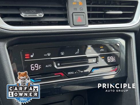 Used 2025 Volkswagen Taos SE image 25