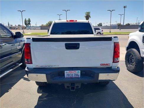Used 2012 GMC Sierra 2500 SLE w/ SLE Preferred Package AWD/4WD image 5