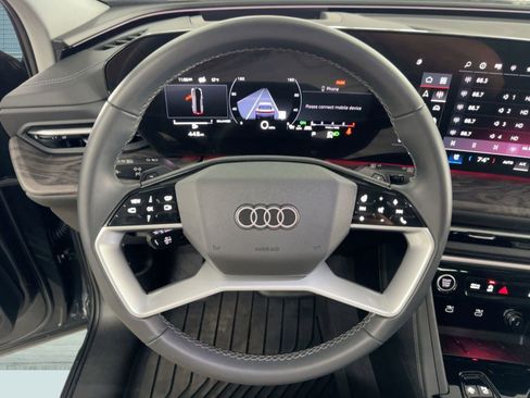 Used 2025 Audi Q5 Premium Plus w/ Premium Plus image 18