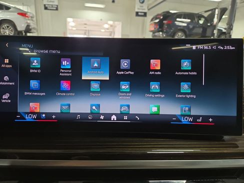 Used 2025 BMW X5 xDrive40i w/ M Sport Package AWD/4WD image 22
