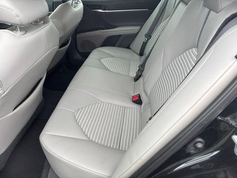 Used 2021 Toyota Camry SE FWD image 10