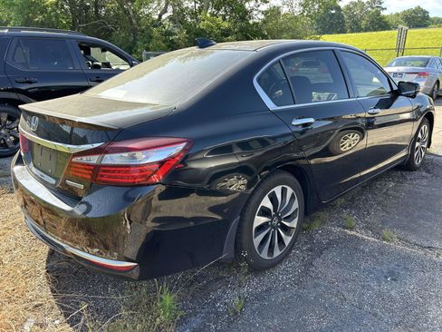 Used 2017 Honda Accord Hybrid Sedan image 2