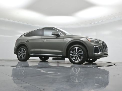 Used 2023 Audi Q5 2.0T Premium w/ Convenience Package image 4