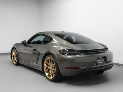 Used 2024 Porsche 718 Cayman RWD image 3