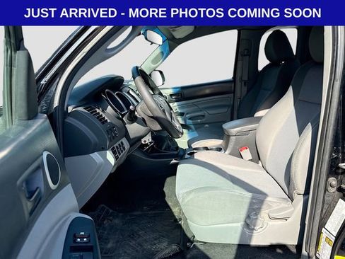 Used 2014 Toyota Tacoma 4x4 Access Cab V6 w/ TRD Off-Road Package image 14