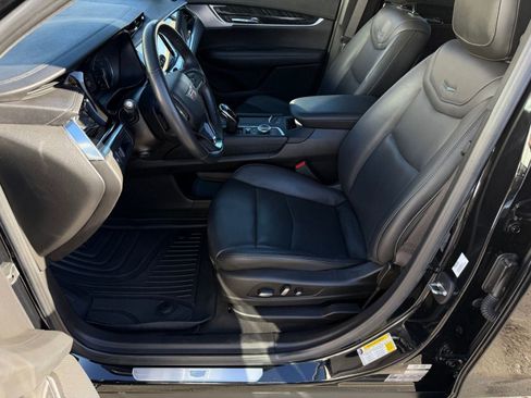 Certified 2023 Cadillac XT6 Premium Luxury image 4