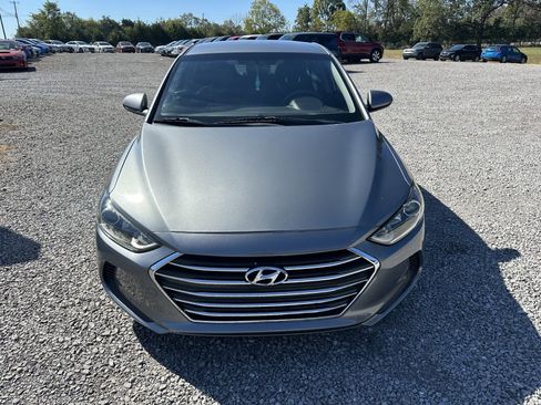 Used 2018 Hyundai Elantra SEL image 2