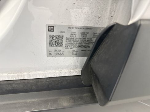 Used 2024 Chevrolet Trax RS FWD image 9