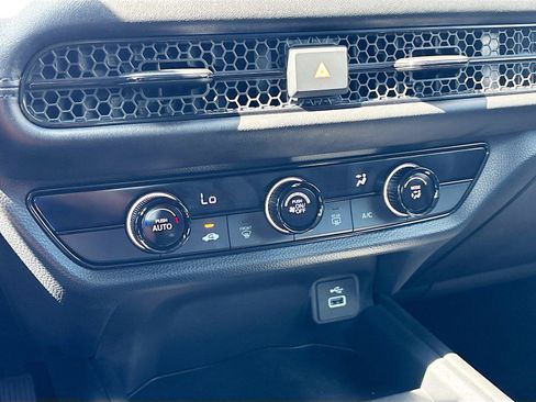 Certified 2025 Honda HR-V LX image 17