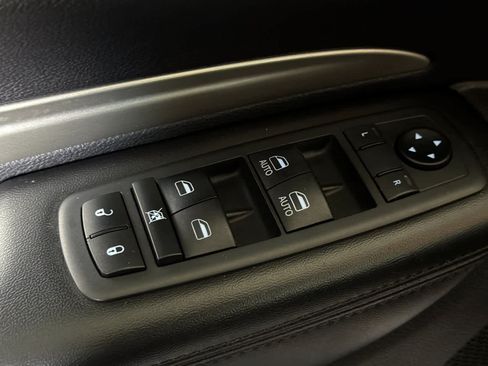 Used 2019 Dodge Durango SXT RWD image 13